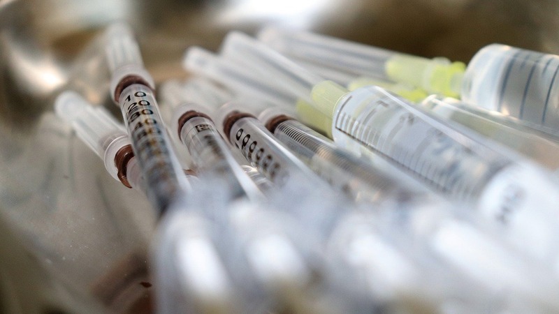 Около 78% взрослых турок получили вторую прививку от коронавируса