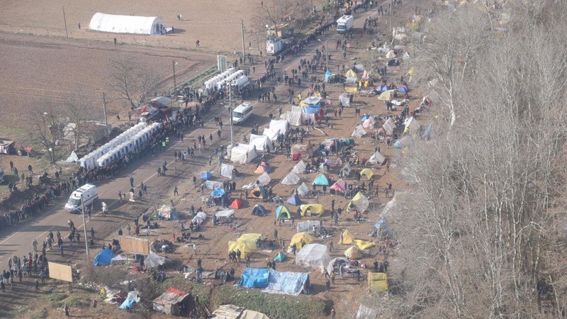 Из Турции в Грецию перешло около 140 тыс. беженцев