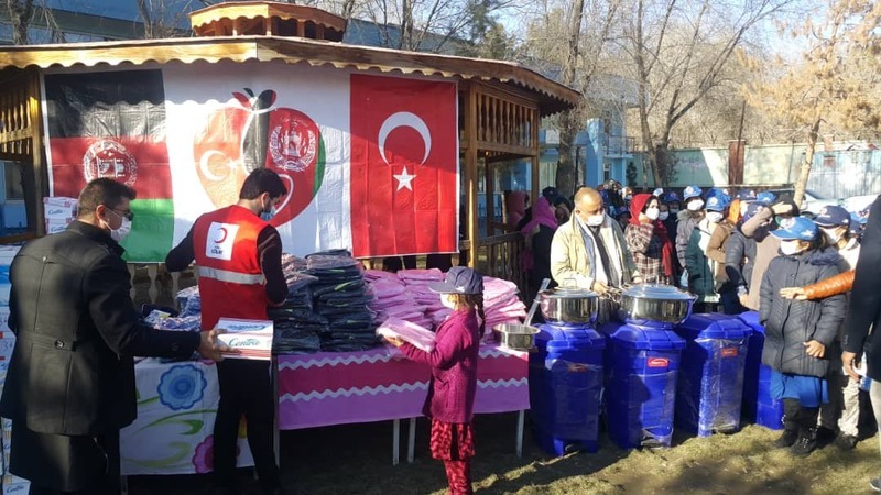 Турция доставила в Афганистан 33 тонны гуманитарной помощи