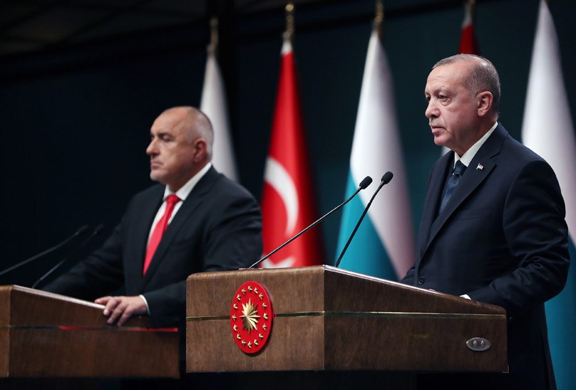 Эрдоган отказался от 1 млрд евро, и сказал, что беженцы по собственной воле покидают Турцию