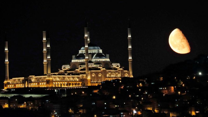 «Строительство мечетей в Турции демонстрирует желание соединиться с имперским прошлым»