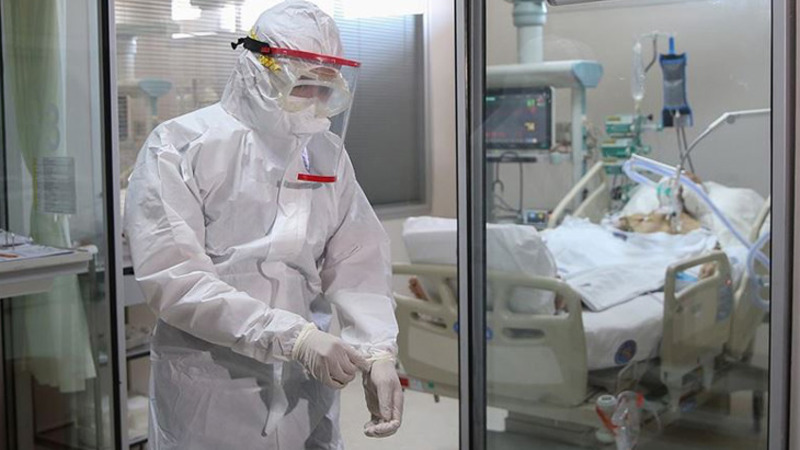СМИ: Пациенты с COVID-19 невозможно лечить в стамбульских больницах из-за их переполненности