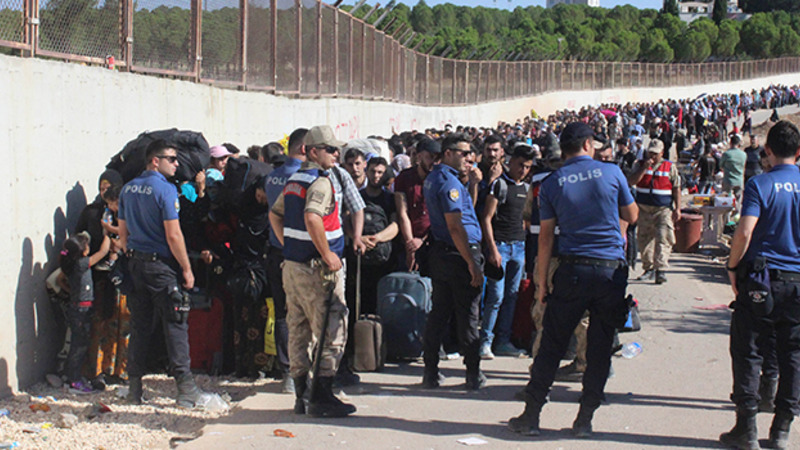 Из Стамбула выслали более 40 тысяч сирийских беженцев