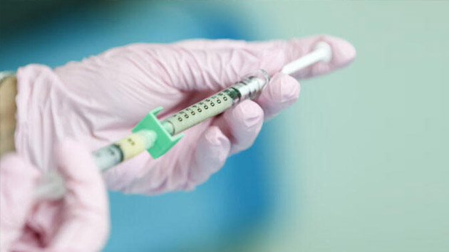 Турция распространяет вакцинацию против COVID-19 на людей старше 18 лет