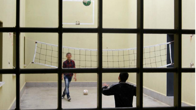 СМИ: Более половины осуждённых несовершеннолетних в Турции находятся за решёткой во взрослых тюрьмах
