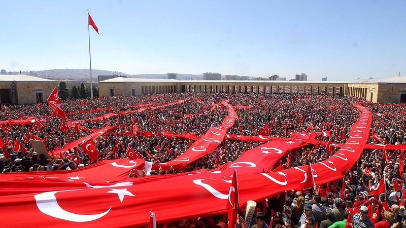 «Поддержка правящей партии в Турции может значительно сократится»
