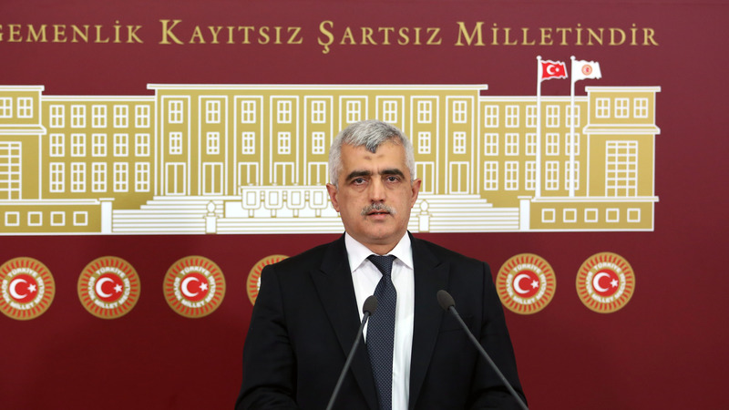 Депутат от прокурдской партии потребовал ответов от вице-президента Турции об исчезновении людей
