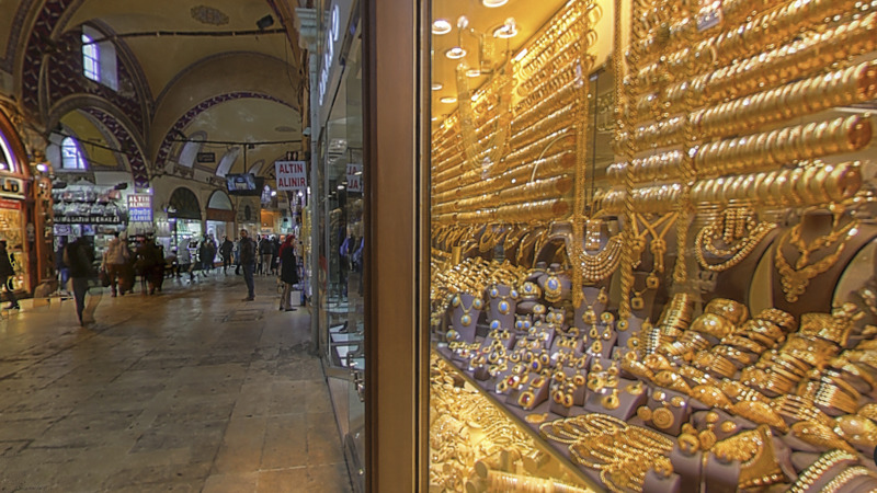 В Стамбуле с закрытого Гранд-Базара были украдены золотые украшения