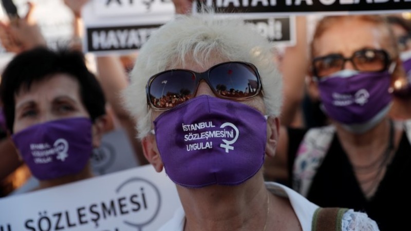 Власти Турции готовы выслушать мнения всех женских организаций о Стамбульской конвенции
