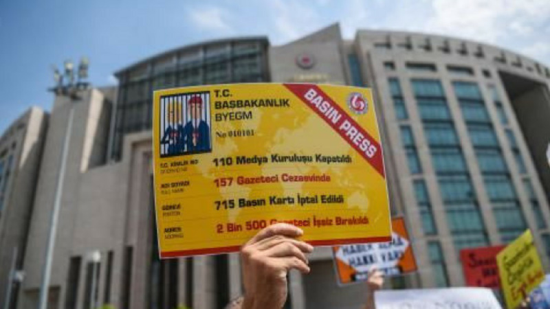 Турция за последние 4 месяца аннулировала аккредитации 682 журналистов