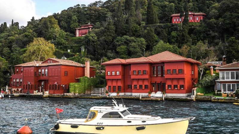 Власти Турции намерены провести инспекцию роскошных вилл на Босфоре