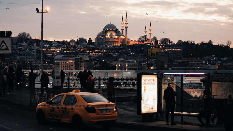 Завышенные цены на такси в Стамбуле вызывают гнев местных жителей