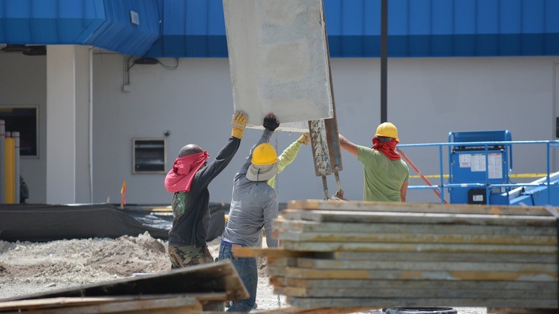 «Турецкие строительные фирмы уволили 15 тыс. рабочих в Стамбуле»