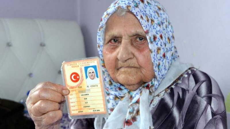 В Турции 126-летняя женщина победила COVID-19
