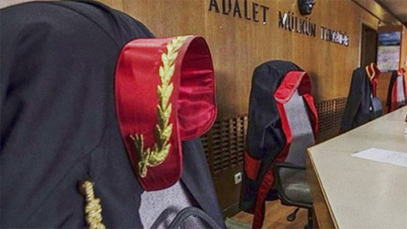 В Турции судья возглавила слушание по делу, в котором она выступает истцом