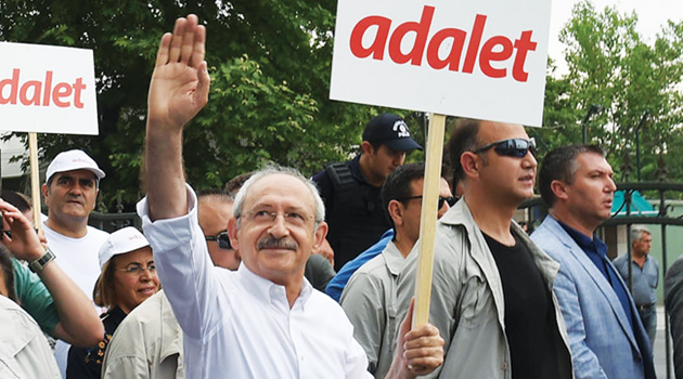 Правящая партия Турции попыталась выяснить, что думают граждане о референдуме и «Марше справедливости»