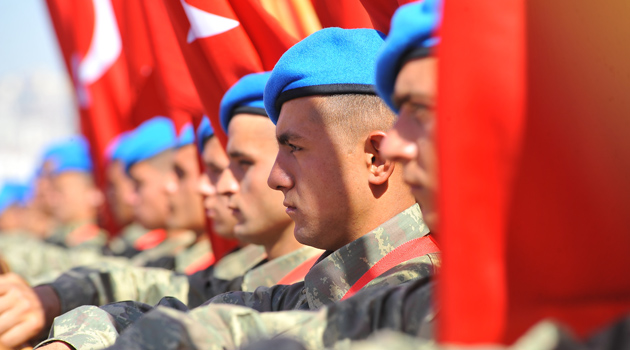 Турецкие власти уволили еще 820 военных