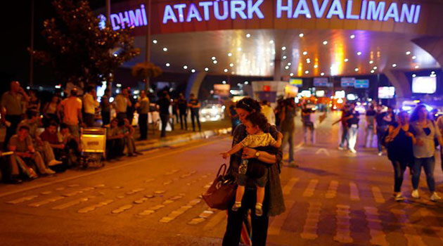 Число арестованных по делу о взрывах в стамбульском аэропорту выросло до 30