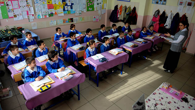 Дети неграждане в Турции смогут посещать школы для национальных меньшинств