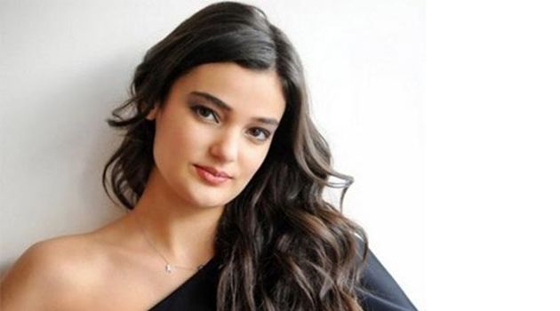Бывшей «Мисс Турция» грозит тюрьма за «оскорбление Эрдогана»
