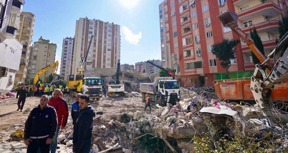 В турецкой Анталье разместили более 133 тыс. лишившихся крова при землетрясениях