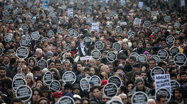 Акция протеста против приговора по делу об убийстве журналиста Динка прошла в Стамбуле 