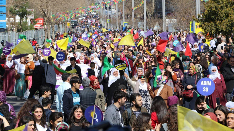 Власти задержали 9 человек за участие в митингах в «Международный женский день»
