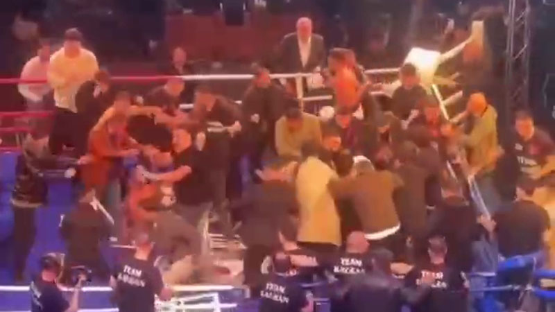 ВИДЕО - После победы российского боксёра Сергея Горохова в Турции началась массовая драка: подробности инцидента