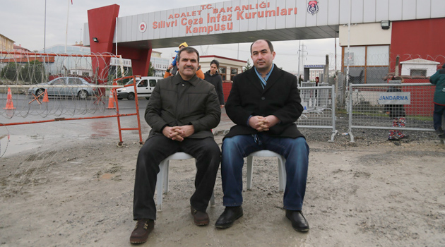Фарук Аккан и Идрис Гюрсой  поддержали акцию «Ожидание в надежде» 