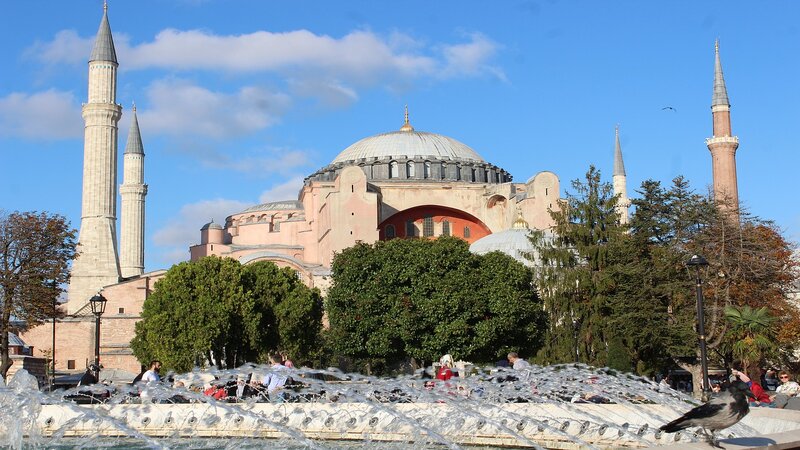 В Турции изучат возможность преобразования собора Святой Софии в мечеть