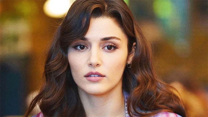 Звезда сериала “Постучись в мою дверь” Ханде Эрчел дала показания по делу о наркотиках