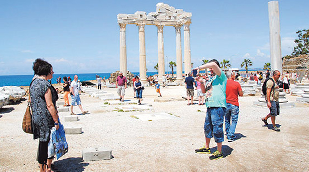 РФ ожидает увеличения числа туристов, посещающих Турцию, по итогам года