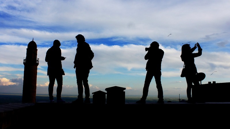 Поколение без опоры: цифровой разрыв и зависимость молодежи в Турции