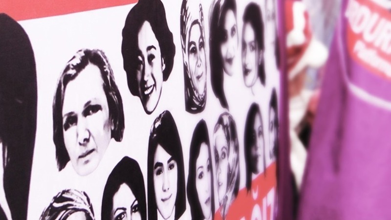 Феминистки провели марши в крупных городах Турции в Международный день борьбы за ликвидацию насилия в отношении женщин