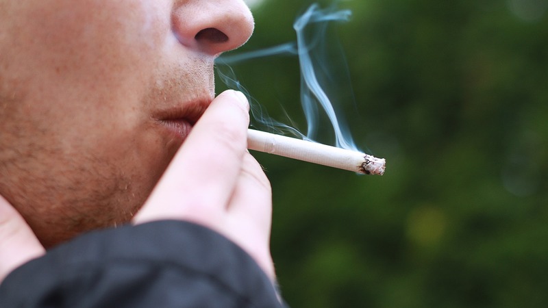Исследование: В Турции каждый четвертый подросток выкуривает 17 сигарет в день