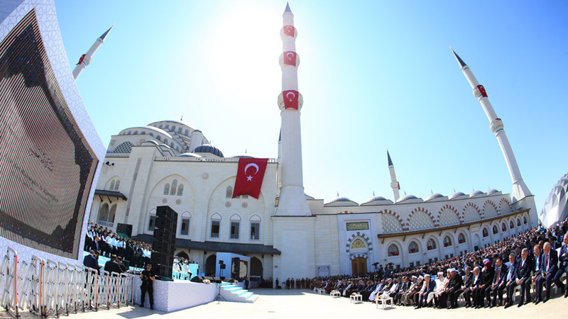 От молитвы к тренировке: мечети Стамбула предлагают заняться спортом