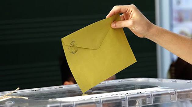 Опрос: Более половины жителей Турции выступают за досрочные выборы