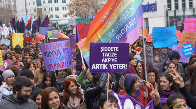 8 марта турецкие женщины организуют марш против насилия