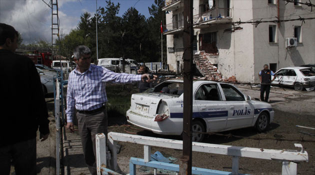 В Турции у полицейского участка произошел взрыв, погиб полицейский
