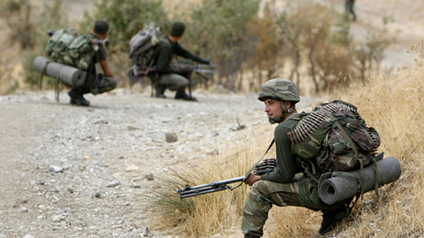 Командующий сухопутными войсками Турции побывал на границе с Сирией