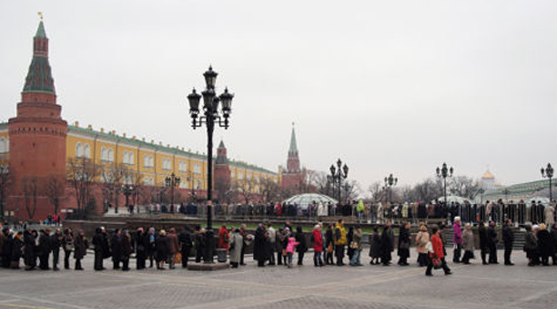 Почему бессмысленно менять Ленина на Романовых