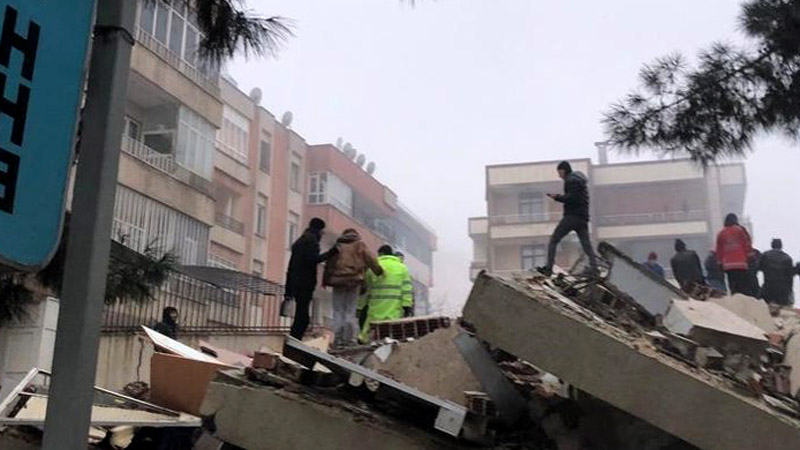 В турецком Кахраманмараше после землетрясения разрушены десятки жилых домов