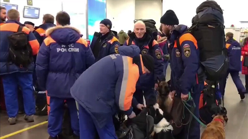 Российские спасатели прибыли в Турцию