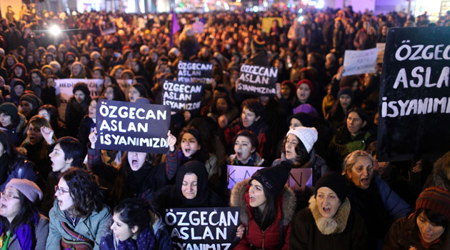 Пока Турция оплакивала Озгеджан, пропали ещё три девушки 