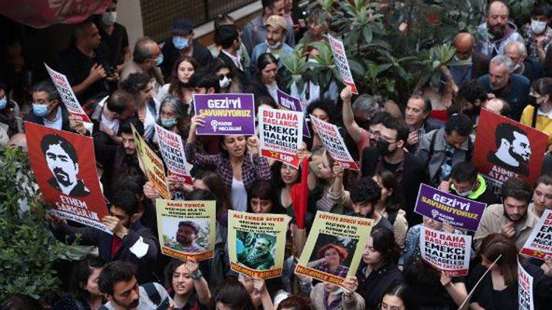В Стамбуле прошли протесты против решения суда о протестах в парке Гези