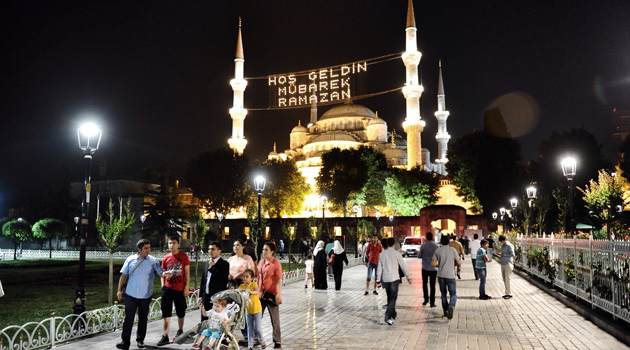 Стамбул подготовился к священному месяцу Рамадан