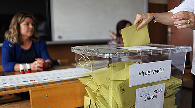 Социологи прогнозируют проведение президентских выборов в Турции в два тура
