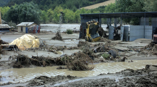 Число жертв наводнений в Турции достигло 6 человек, еще двое пропали без вести