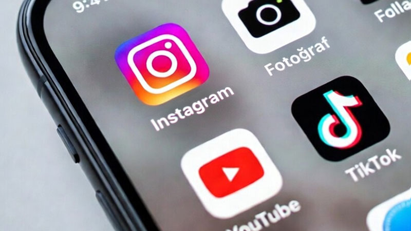 Турки проводят в интернете почти два дня в неделю