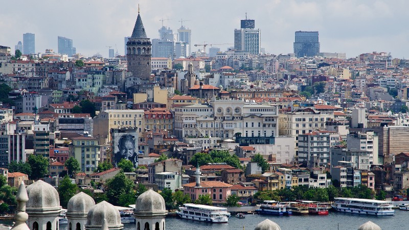 Турецкий учёный: Слишком рано снимать ограничения COVID-19 в Стамбуле